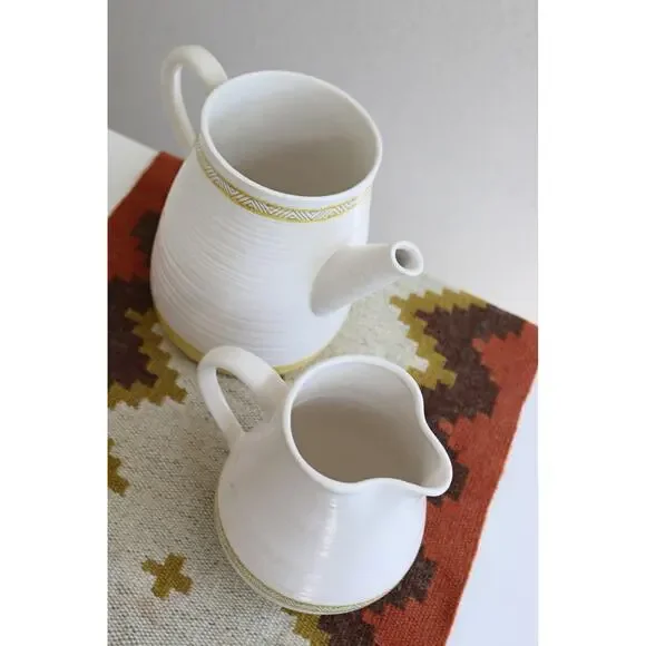 1970's Franciscan Mid Century Pitchers Set of Two 60's Earthenware Hacienda Gold - Picture 3 of 7